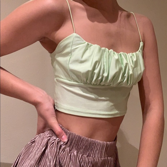 ✨ PASTEL GREEN CROP TOP ✨ - Picture 3 of 5